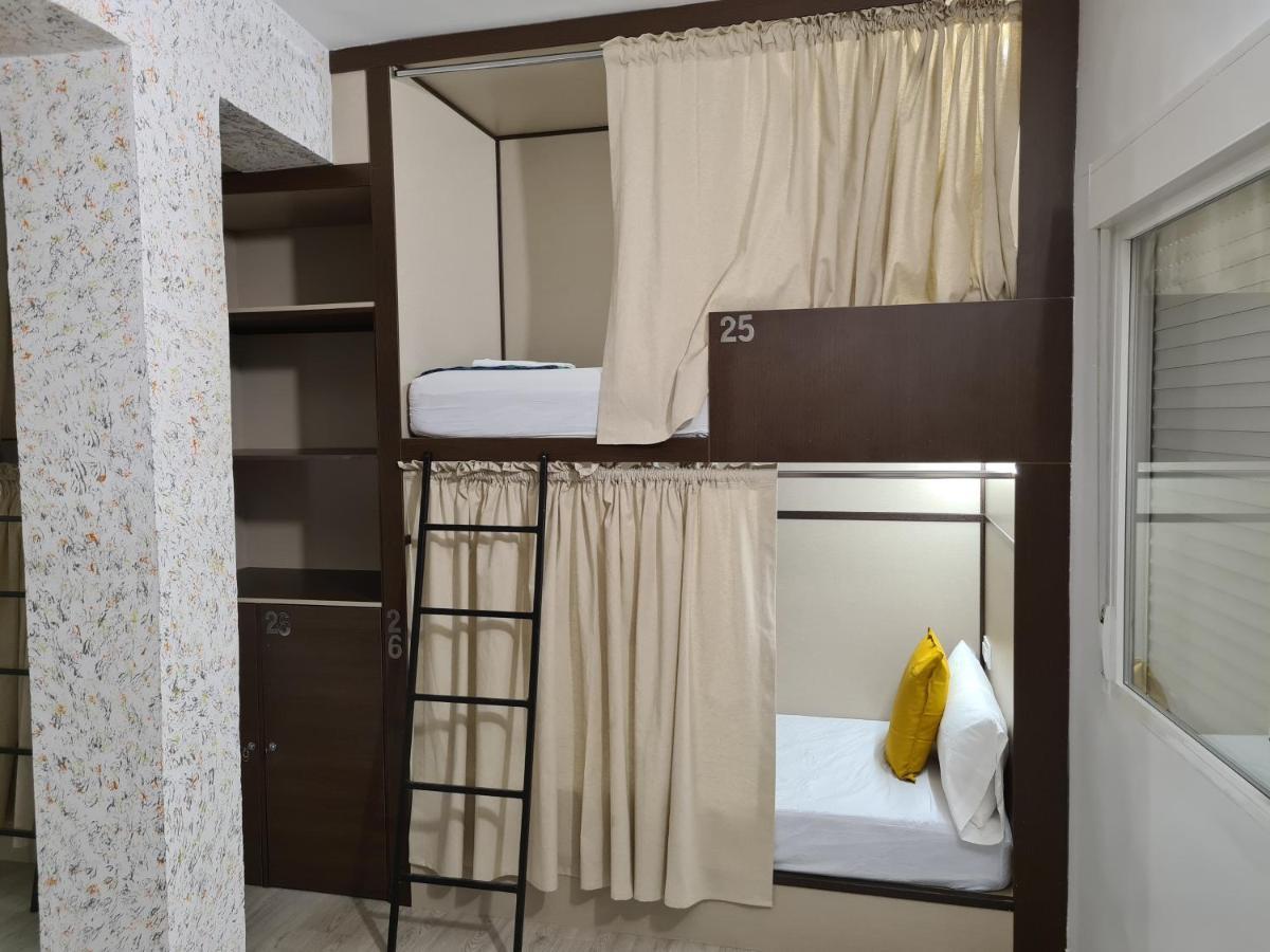 Hostel M-A Rooms Mate Мадрид Екстериор снимка